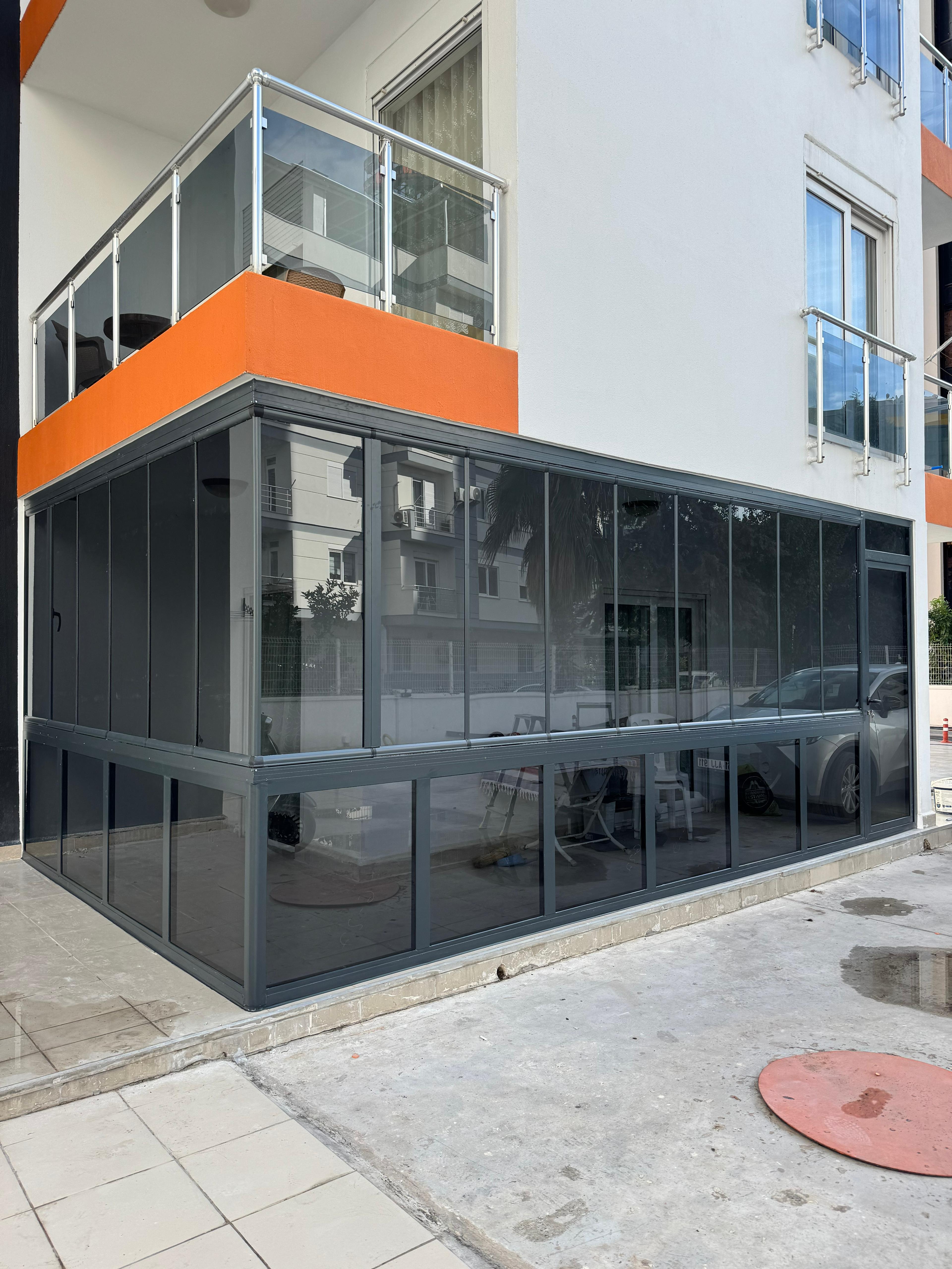 Cam Balkon